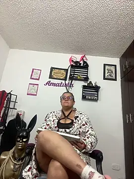Snapshot of KimmyDark1 chatting on June 15, 2026, 4:42 pm KimmyDark1 online show from June 15, 2026, 4:42 pm
