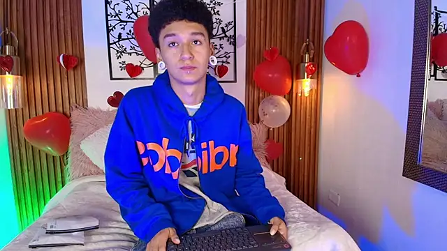 Snapshot of David_Banks_ chatting on February 16, 2026, 12:34 pm David Banks online show from February 16, 2026, 12:34 pm