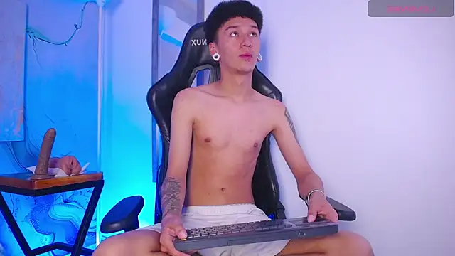 Snapshot of David_Banks_ chatting on March 13, 2026, 2:23 pm David Banks online show from March 13, 2026, 2:23 pm