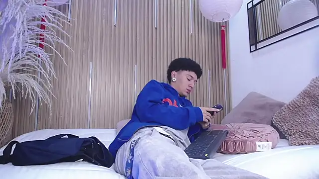 Snapshot of David_Banks_ chatting on March 21, 2026, 12:21 pm David Banks online show from March 21, 2026, 12:21 pm