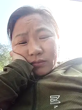 quynhbupbe11 online show from March 3, 2026, 3:56 am