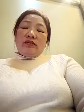 quynhbupbe11 online show from March 18, 2026, 7:22 am