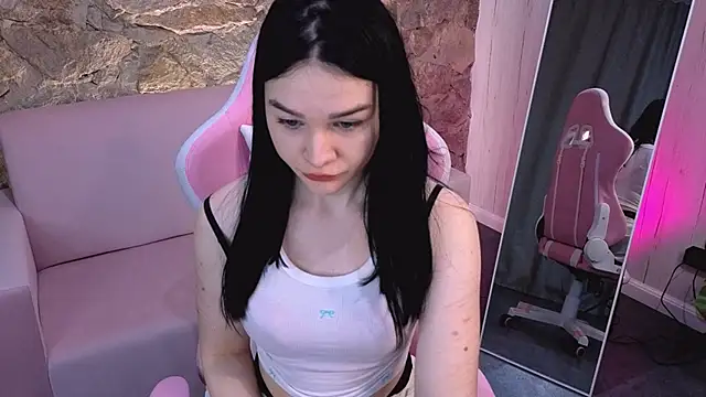 JadeCharm online show from February 6, 2026, 8:51 am