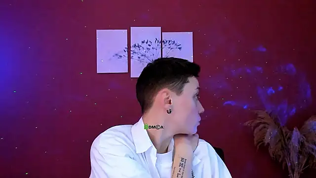 Snapshot of emi_fade chatting on February 12, 2026, 9:37 am emi fade online show from February 12, 2026, 9:37 am