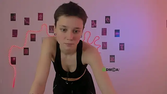 Snapshot of emi_fade chatting on March 5, 2026, 9:49 am emi fade online show from March 5, 2026, 9:49 am