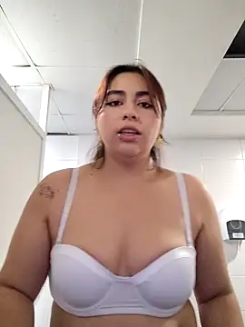 Snapshot of gissgirlll chatting on February 12, 2026, 6:08 am gissgirlll online show from February 12, 2026, 6:08 am