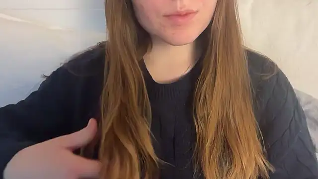 Lucyschickt online show from May 8, 2026, 6:57 pm