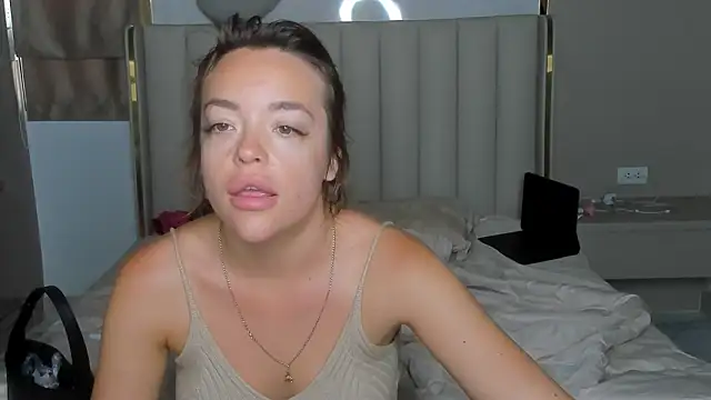 Snapshot of stellaa_quenn chatting on March 6, 2026, 12:07 am stellaa quenn online show from March 6, 2026, 12:07 am