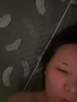 Youyou 12 online show from February 10, 2026, 1:43 am