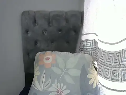 cherrygirlxx online show from February 2, 2026, 8:46 am