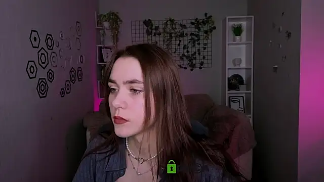 laurenmurrr online show from May 16, 2026, 9:39 am
