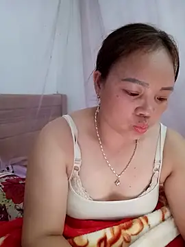 neyney110 online show from March 12, 2026, 10:43 am