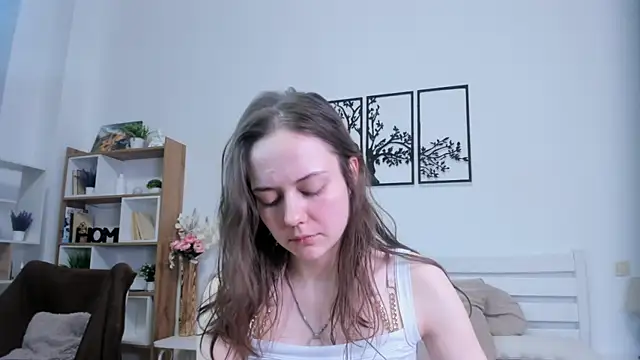 MalvinaTrafford online show from April 28, 2026, 10:04 pm