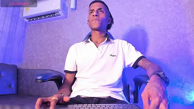 jean steevin online show from February 3, 2026, 8:25 pm