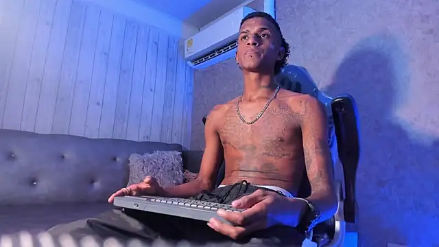 jean steevin online show from February 5, 2026, 8:24 pm