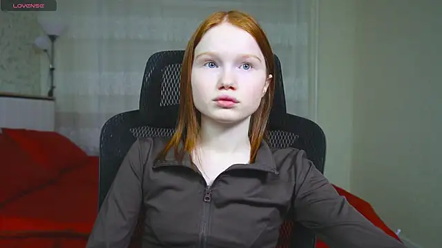Snapshot of Nellie_baby chatting on March 27, 2026, 6:29 pm Nellie baby online show from March 27, 2026, 6:29 pm