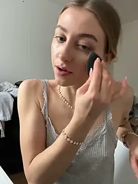 romyxxs online show from February 9, 2026, 12:42 pm