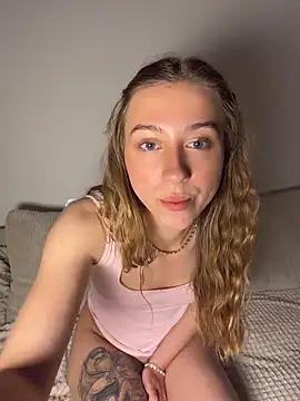 romyxxs online show from May 8, 2026, 8:47 pm