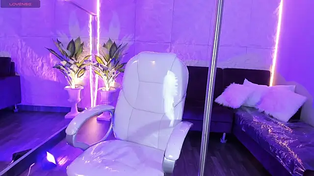 Ravenn21x online show from February 7, 2026, 12:09 pm