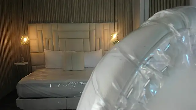 Ravenn21x online show from February 28, 2026, 11:33 am