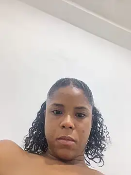 LIA PARKERR online show from April 25, 2026, 4:04 am