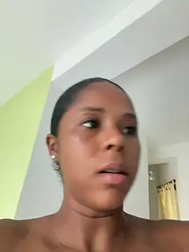 LIA PARKERR online show from May 14, 2026, 7:20 pm