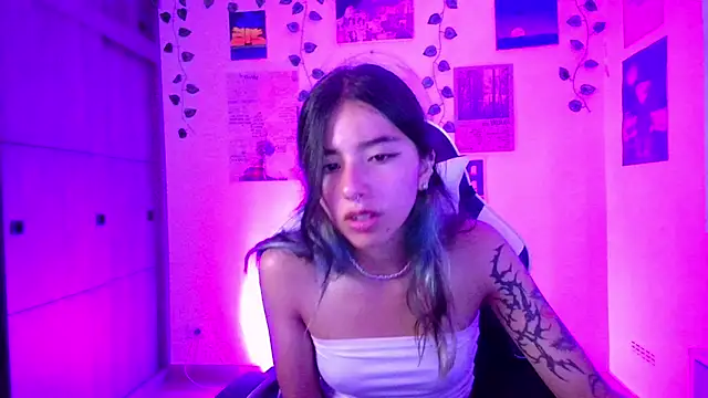 IvyStone  online show from March 10, 2026, 9:42 pm