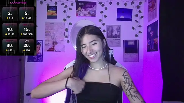 Snapshot of IvyStone_ chatting on May 14, 2026, 11:33 pm IvyStone online show from May 14, 2026, 11:33 pm