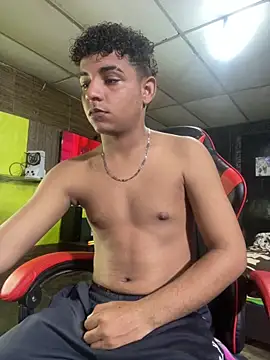 Snapshot of Aron2028 chatting on January 31, 2026, 8:29 pm Aron2028 online show from January 31, 2026, 8:29 pm