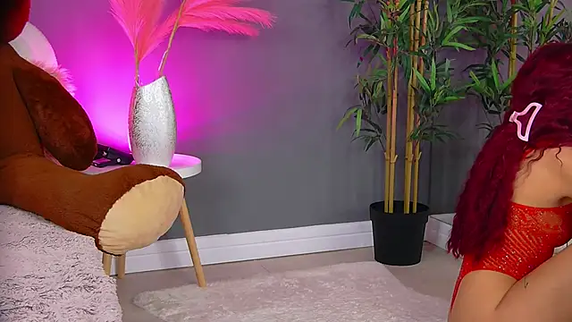 CrystalRedd online show from May 5, 2026, 5:15 am
