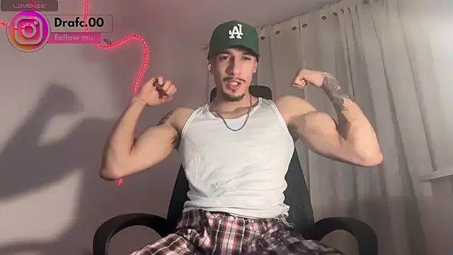 rafael stone11 online show from May 5, 2026, 2:52 am