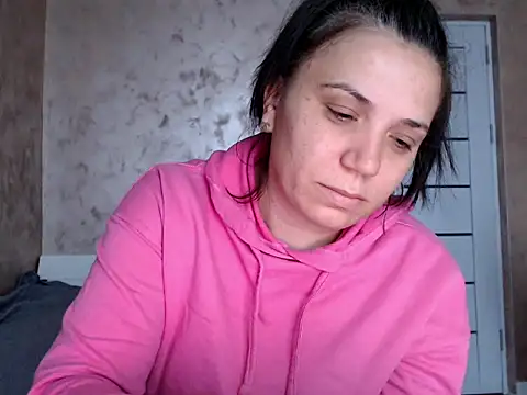 LorraGrey online show from April 30, 2026, 6:31 am