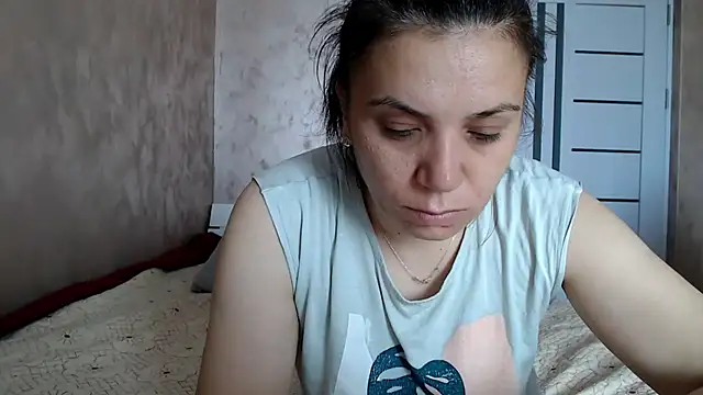 LorraGrey online show from June 22, 2026, 6:10 am