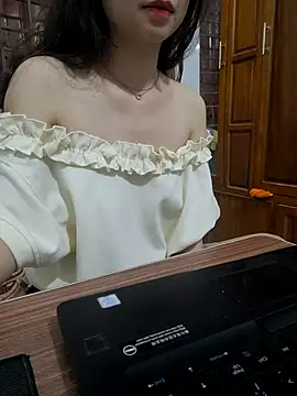 NinaKey online show from May 1, 2026, 3:16 pm