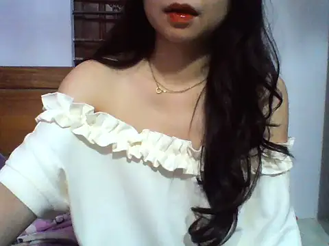 NinaKey online show from May 6, 2026, 8:30 am