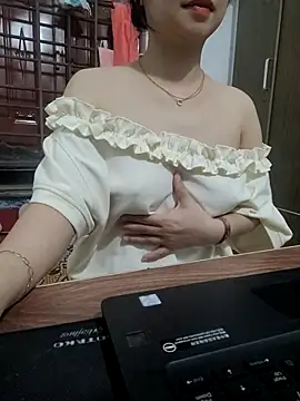 Snapshot of NinaKey chatting on July 18, 2026, 3:38 pm NinaKey online show from July 18, 2026, 3:38 pm