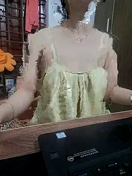 Snapshot of NinaKey chatting on August 1, 2026, 3:55 pm NinaKey online show from August 1, 2026, 3:55 pm