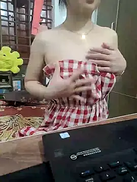 Snapshot of NinaKey chatting on August 7, 2026, 4:31 pm NinaKey online show from August 7, 2026, 4:31 pm