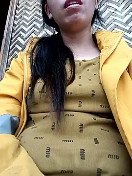 Snapshot of hot-luna- chatting on March 4, 2026, 9:04 am hot-luna- online show from March 4, 2026, 9:04 am