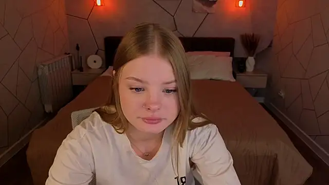 Milana Mone online show from February 6, 2026, 3:11 am