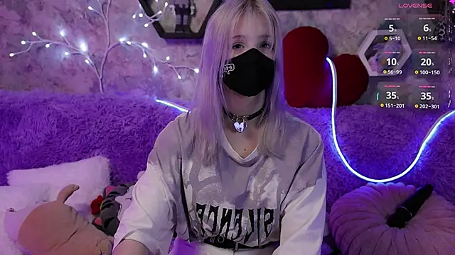 Snapshot of Yunakiss chatting on March 18, 2026, 9:07 pm Yunakiss online show from March 18, 2026, 9:07 pm