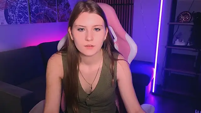 Caroline Desire  online show from March 14, 2026, 7:47 am