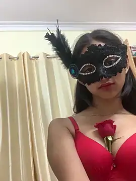 Snapshot of HEENA-STRIP chatting on February 15, 2026, 6:43 am HEENA-STRIP online show from February 15, 2026, 6:43 am