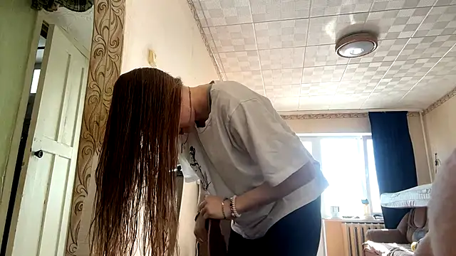 Evahowareyou online show from February 6, 2026, 4:17 am