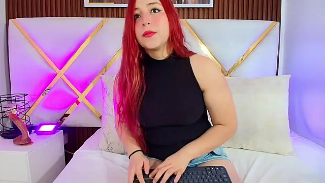 Violet Tender  online show from February 5, 2026, 11:26 am