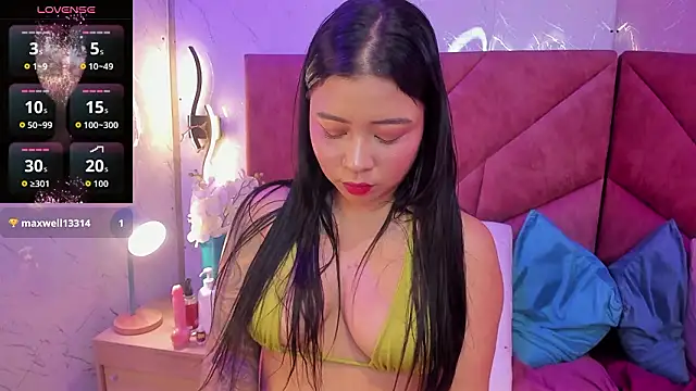 Snapshot of AriannaFoxxy chatting on March 10, 2026, 4:06 am AriannaFoxxy online show from March 10, 2026, 4:06 am