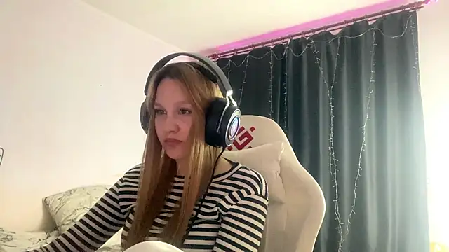 axin burnell online show from May 1, 2026, 6:34 pm