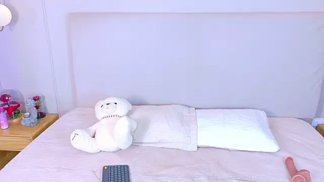 JosselynBrown online show from February 8, 2026, 1:14 pm