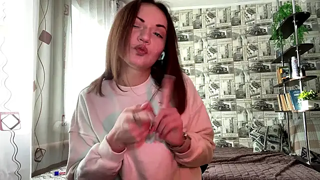 JuliaCurletteye online show from February 4, 2026, 7:14 am