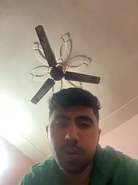 pradeep8704 online show from February 1, 2026, 3:54 pm